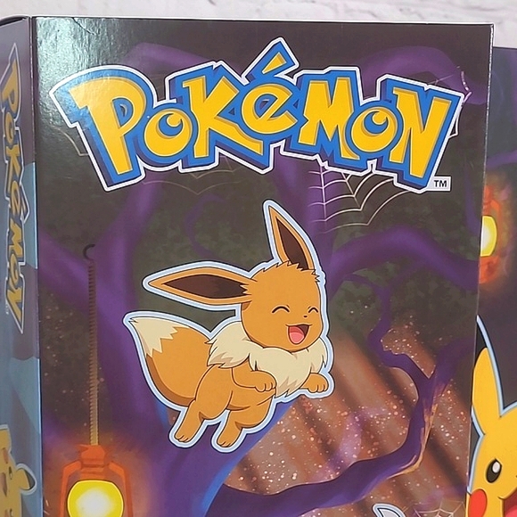 2024 Pokémon Halloween Advent Calender Glow In the Dark Graphics Display Box - Picture 4 of 16